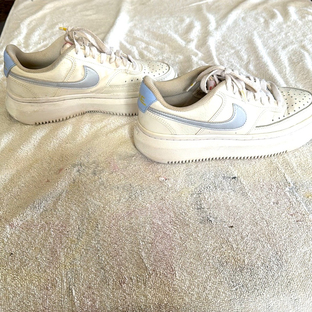 Nike Women’s White Alta Air Force 1’s shoes size 8
